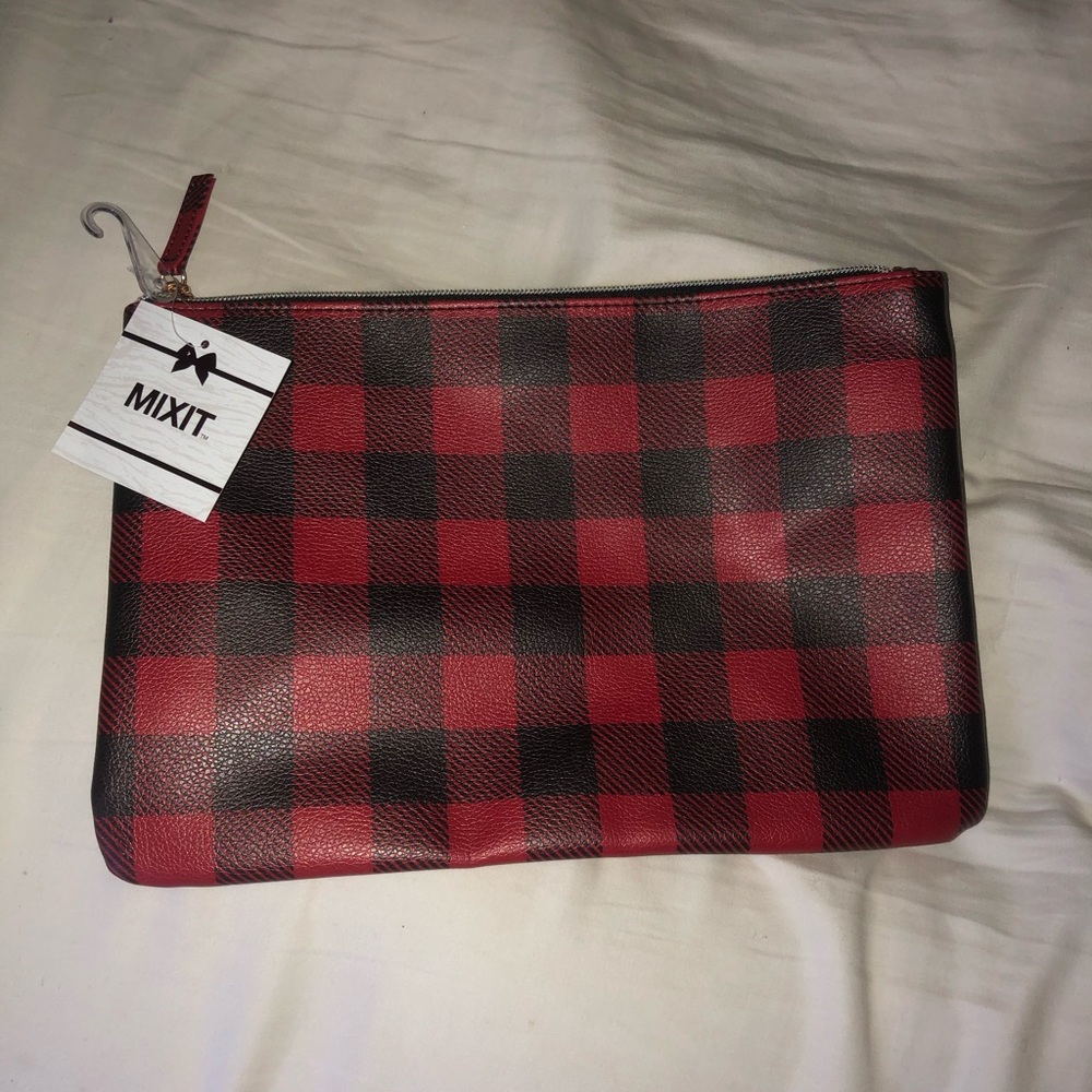 Purse / makeup bag / Whatever you use it for